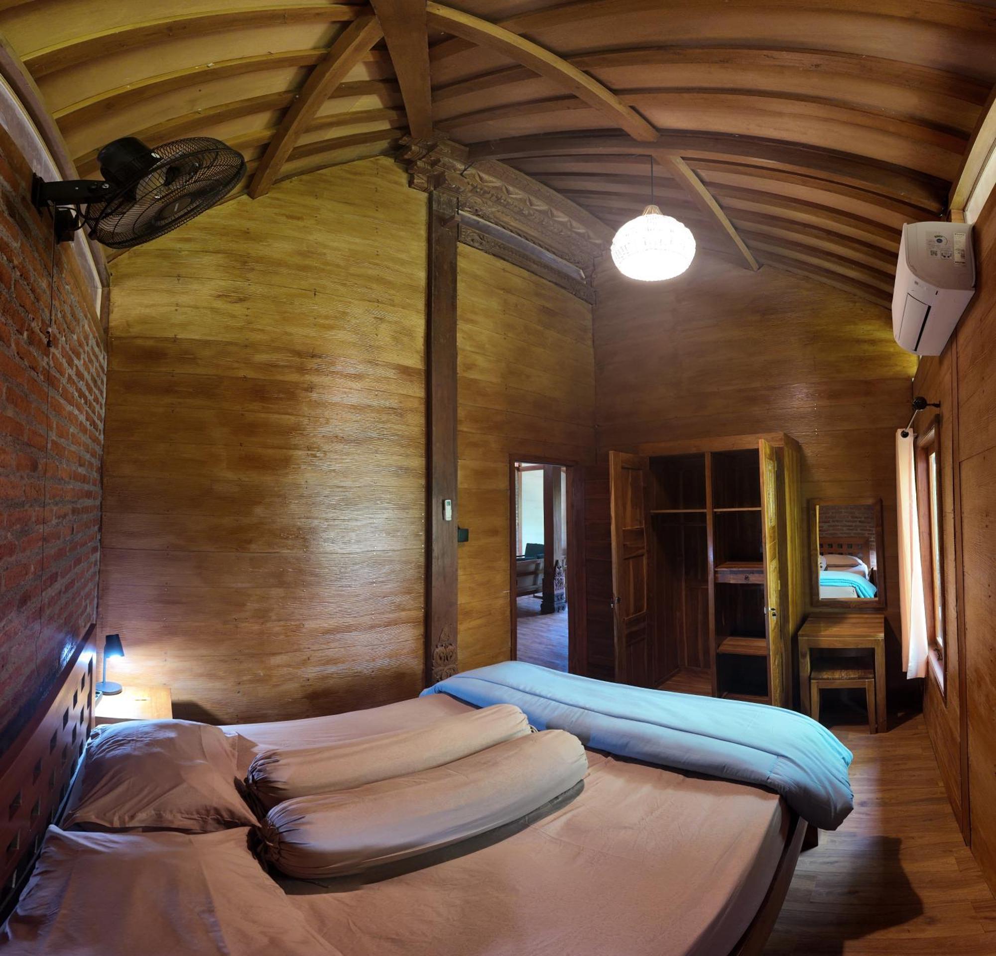 Private Joglo In Heart Of Villa