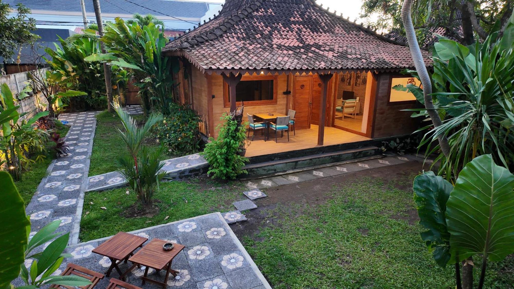 Villa Private Joglo In Heart Of